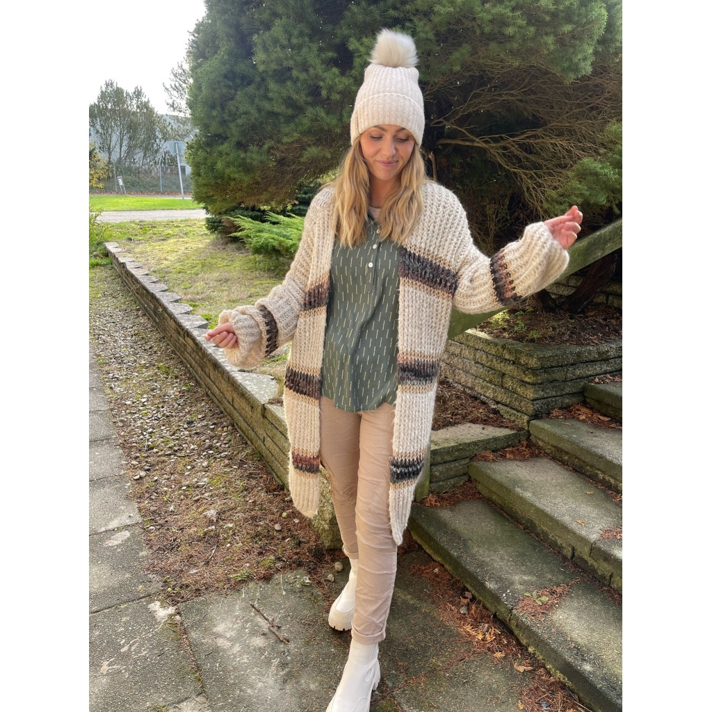 MARTA DU CHATEAU Pompom hat Hats Beige