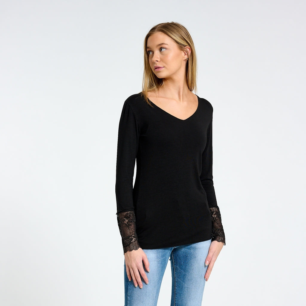 MARTA DU CHATEAU Bluse med blondeærmer 10422 Restudsalg Black
