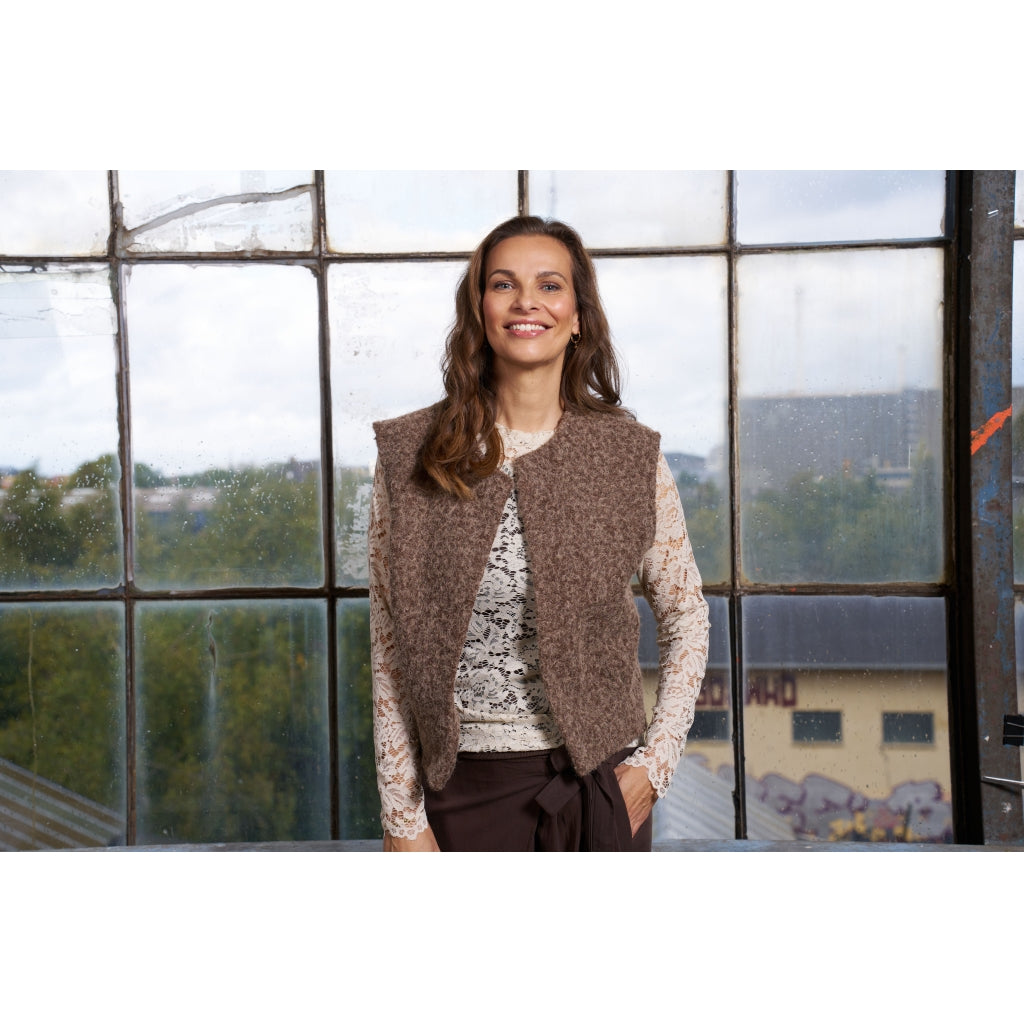 MARTA DU CHATEAU Marta du Chateau dame strik vest MdcCapella 7600 Knit Vest Camello5