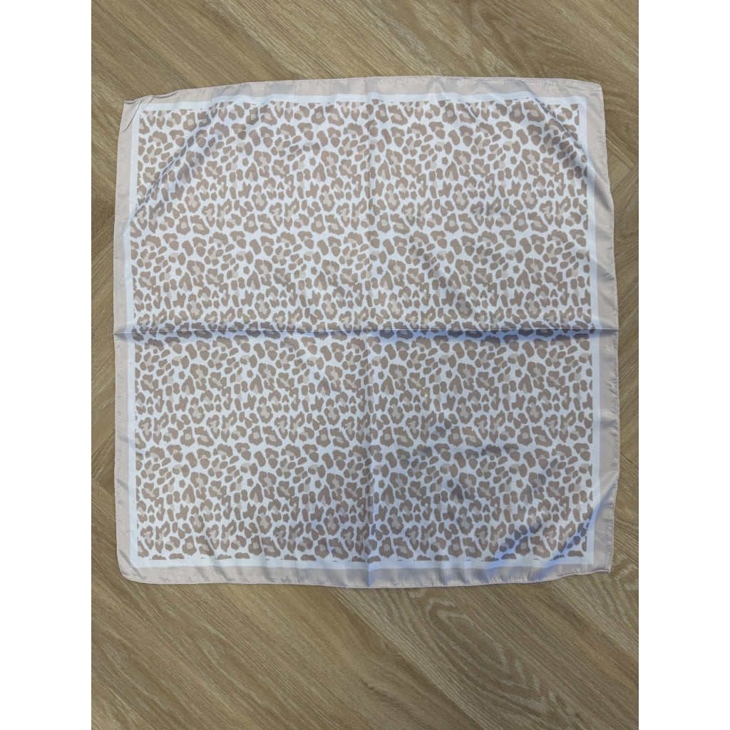 MARTA DU CHATEAU Marta du Chateau dame tørklæde MdcFinja BA-Scarf Scarf Taupe4056