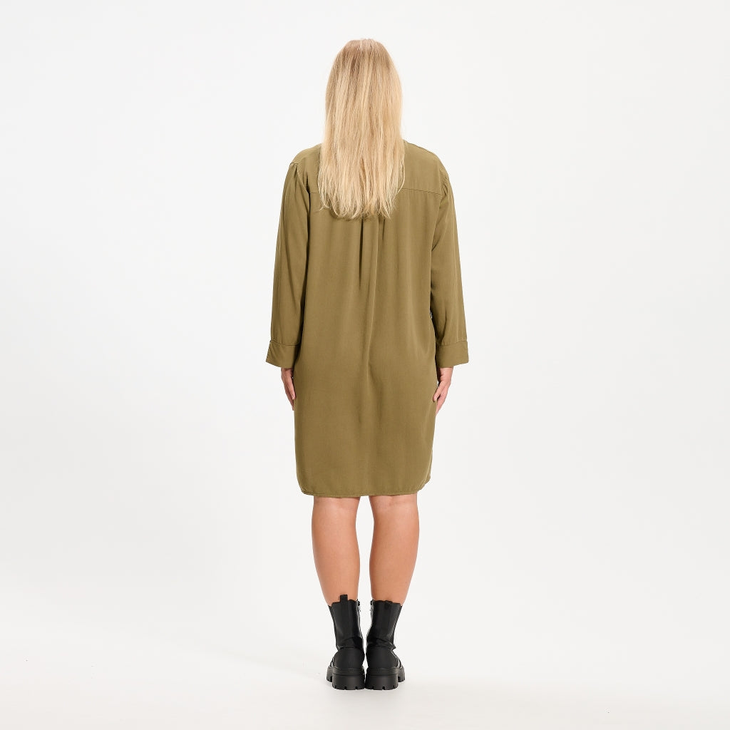 MARTA DU CHATEAU Marta Du Chateau dame kjole 2608 Dress Olive
