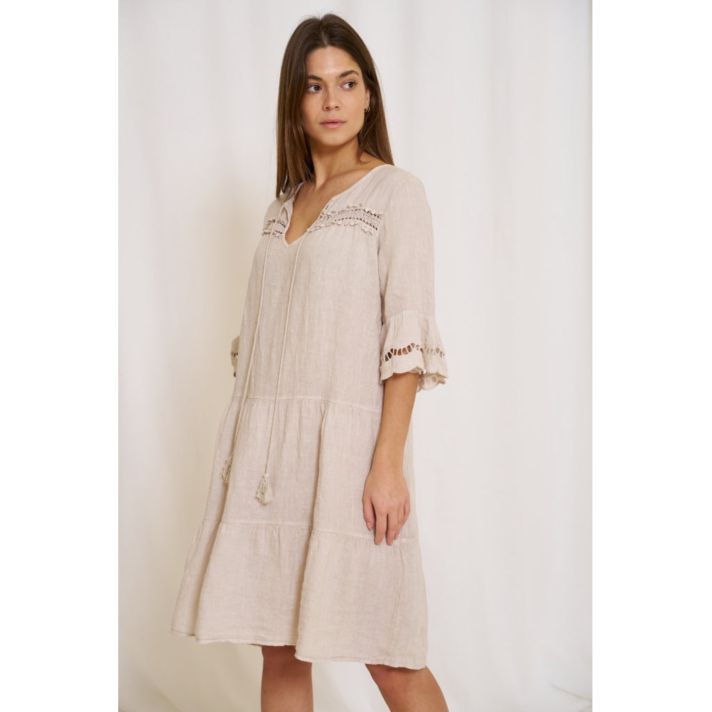 MARTA DU CHATEAU Marta Du Chateau dame kjole 93972 Dress Sabbia1752