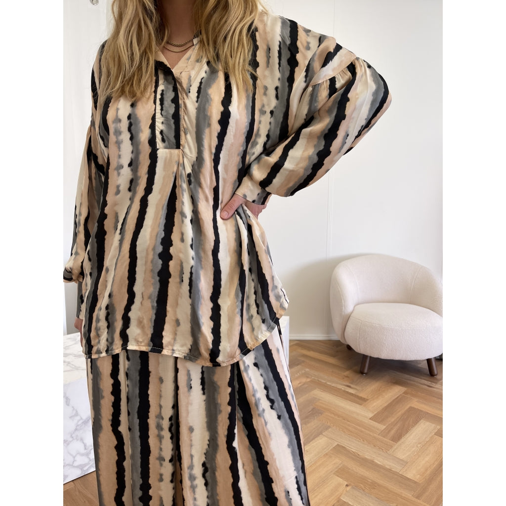 MARTA DU CHATEAU Marta Du Chateau dame skjorte 5565 Shirt Nero