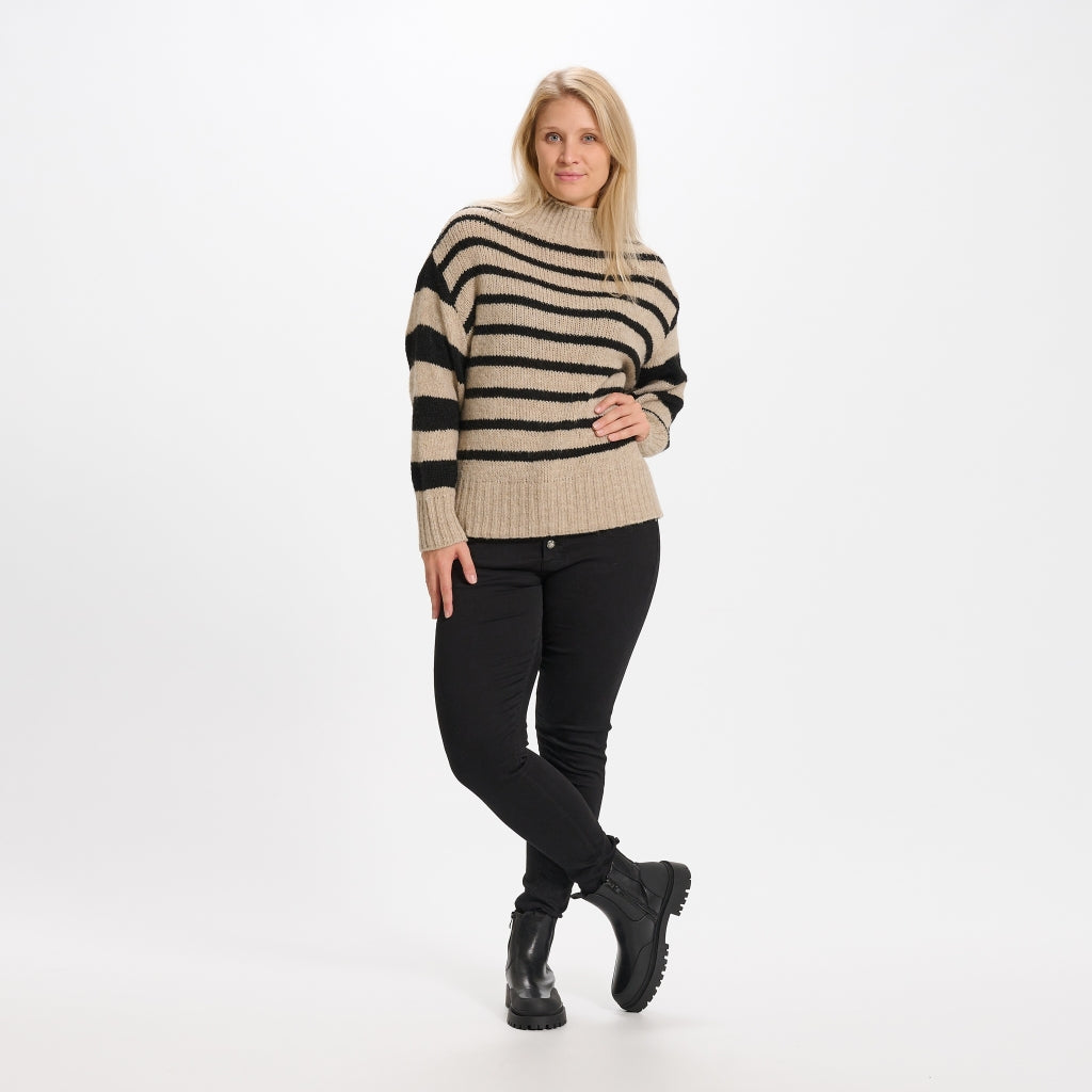 MARTA DU CHATEAU Marta Du Chateau dame strik 22504 Knit Beige/Black