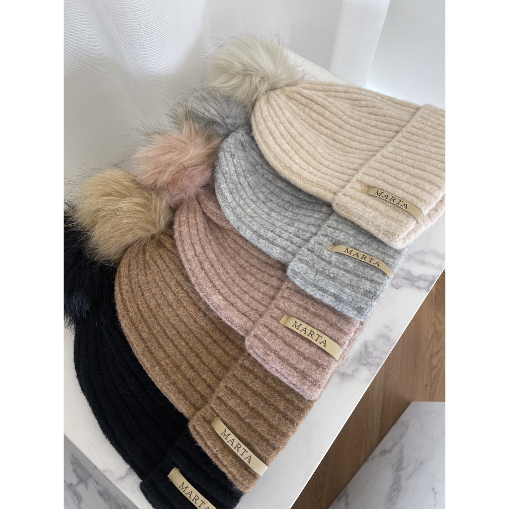 MARTA DU CHATEAU Marta Du Chateau hue med kvast 120304 Hats Black