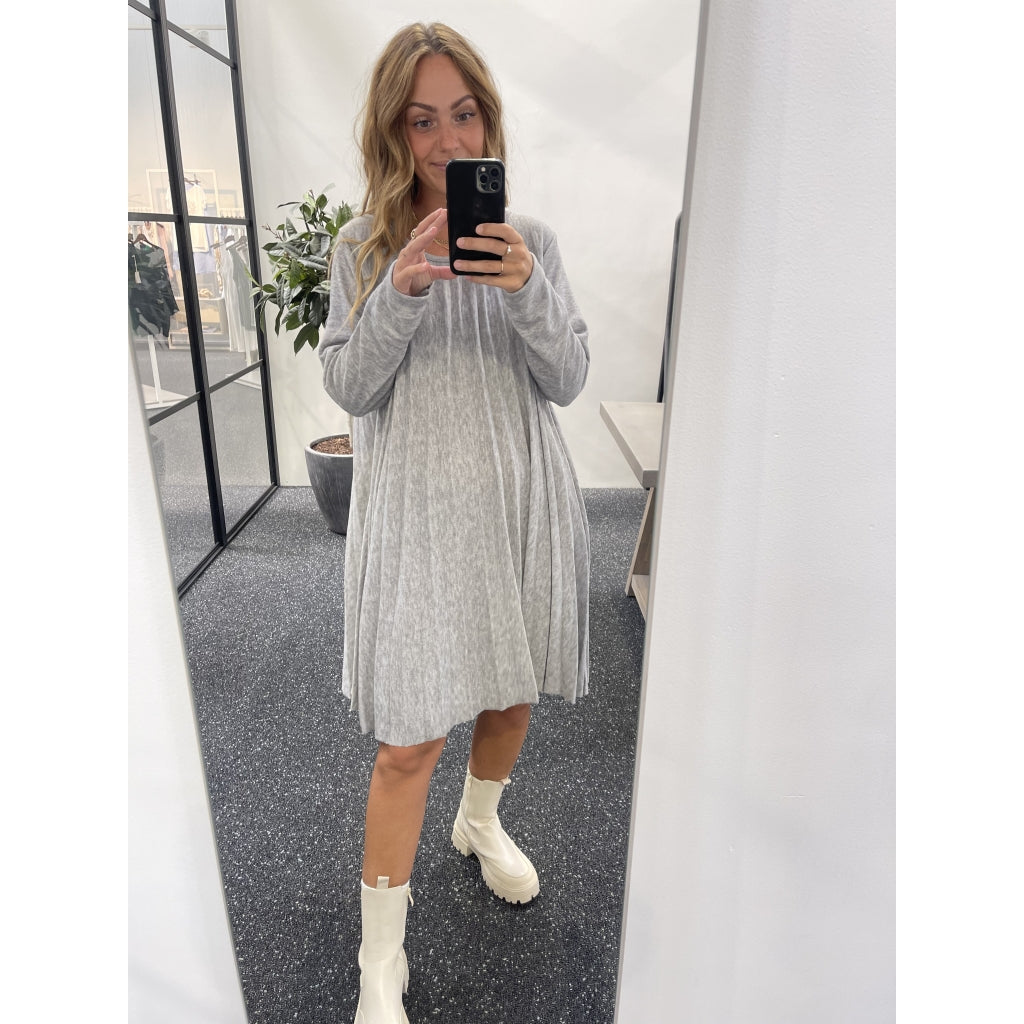 MARTA DU CHATEAU Marta du Chateau dame kjole 71653 Dress Grey