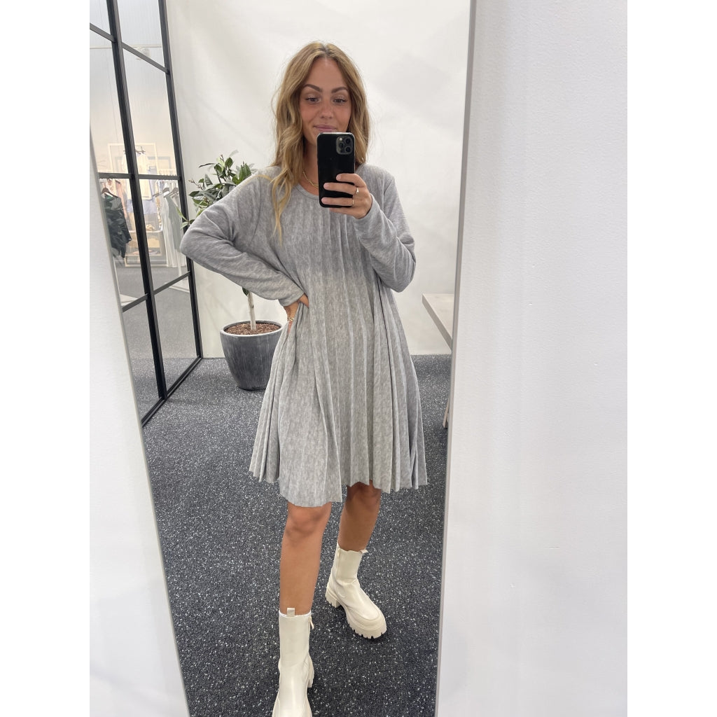 MARTA DU CHATEAU Marta du Chateau dame kjole 71653 Dress Grey